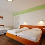 Hotel-doerfler Garni Ξενοδοχείο