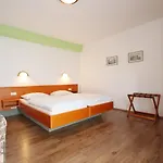 Hotel-doerfler Garni