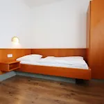 Ξενοδοχείο Hotel-doerfler Garni 3*
