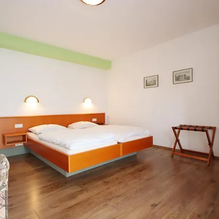 Hotel-doerfler Garni