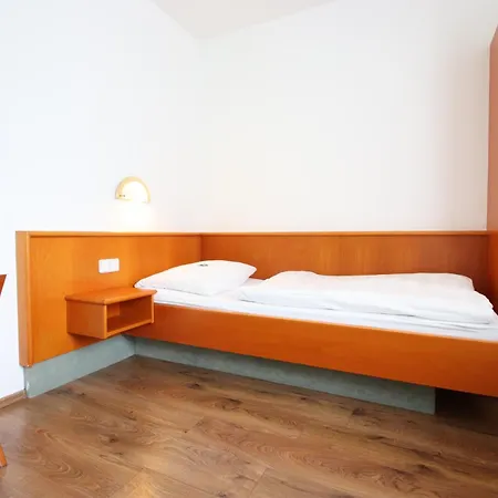 Hotel-doerfler Garni Hotel 3*