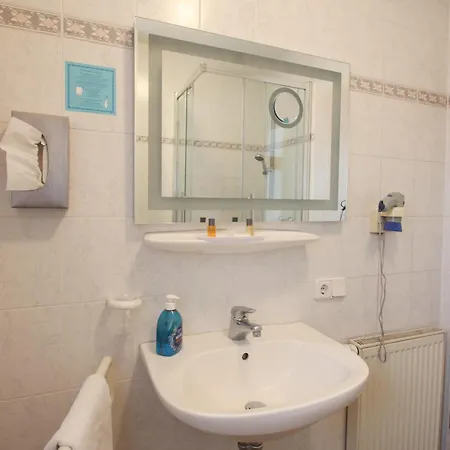 Hotel Hotel-doerfler Garni 3*