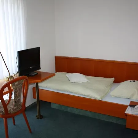 Hotel-doerfler Garni 3*