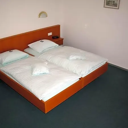 Hotel-doerfler Garni Kahl am Main